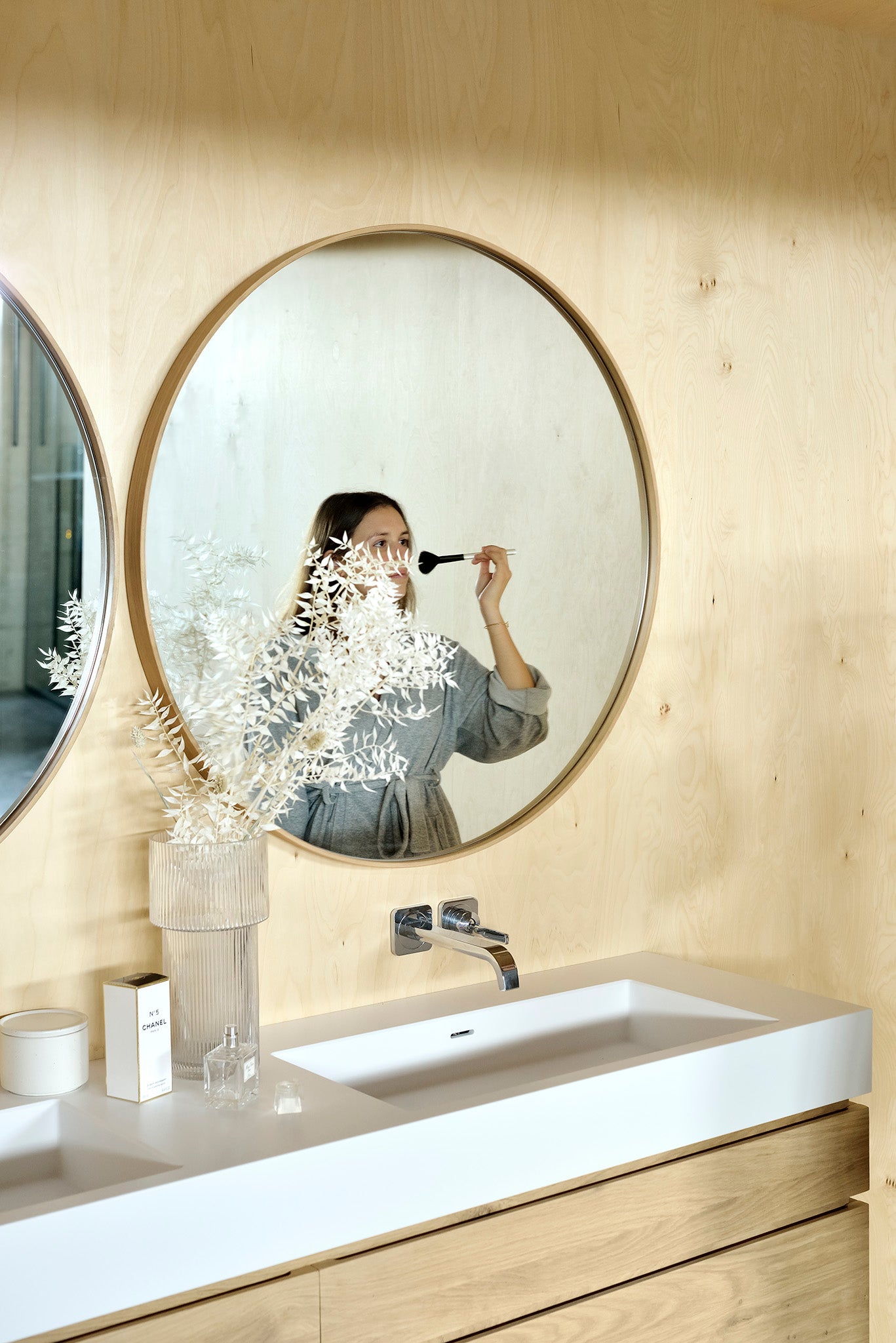 Layers Oak Round Wall Mirror