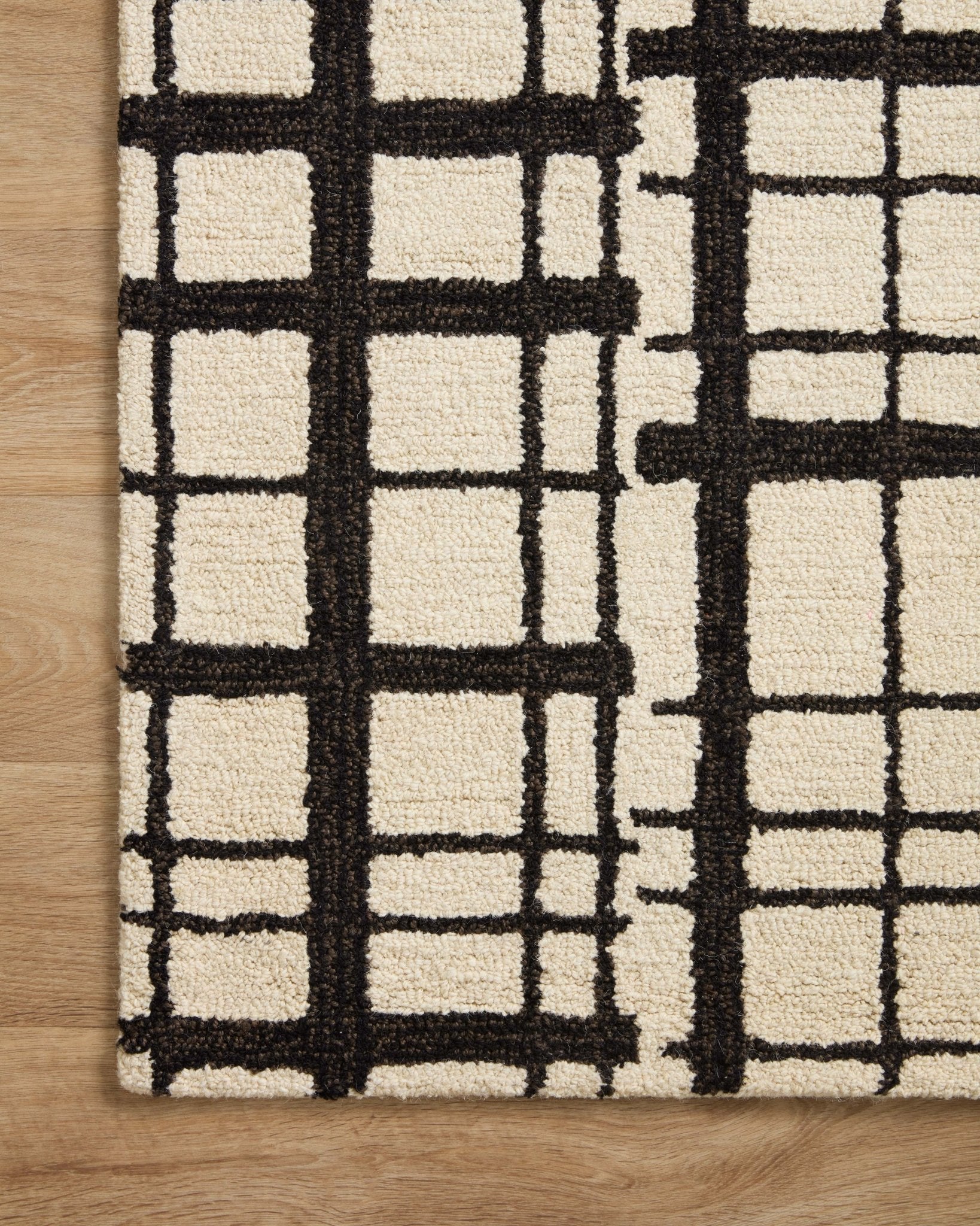 Chris Loves Julia x Loloi Polly Black / Ivory Rug