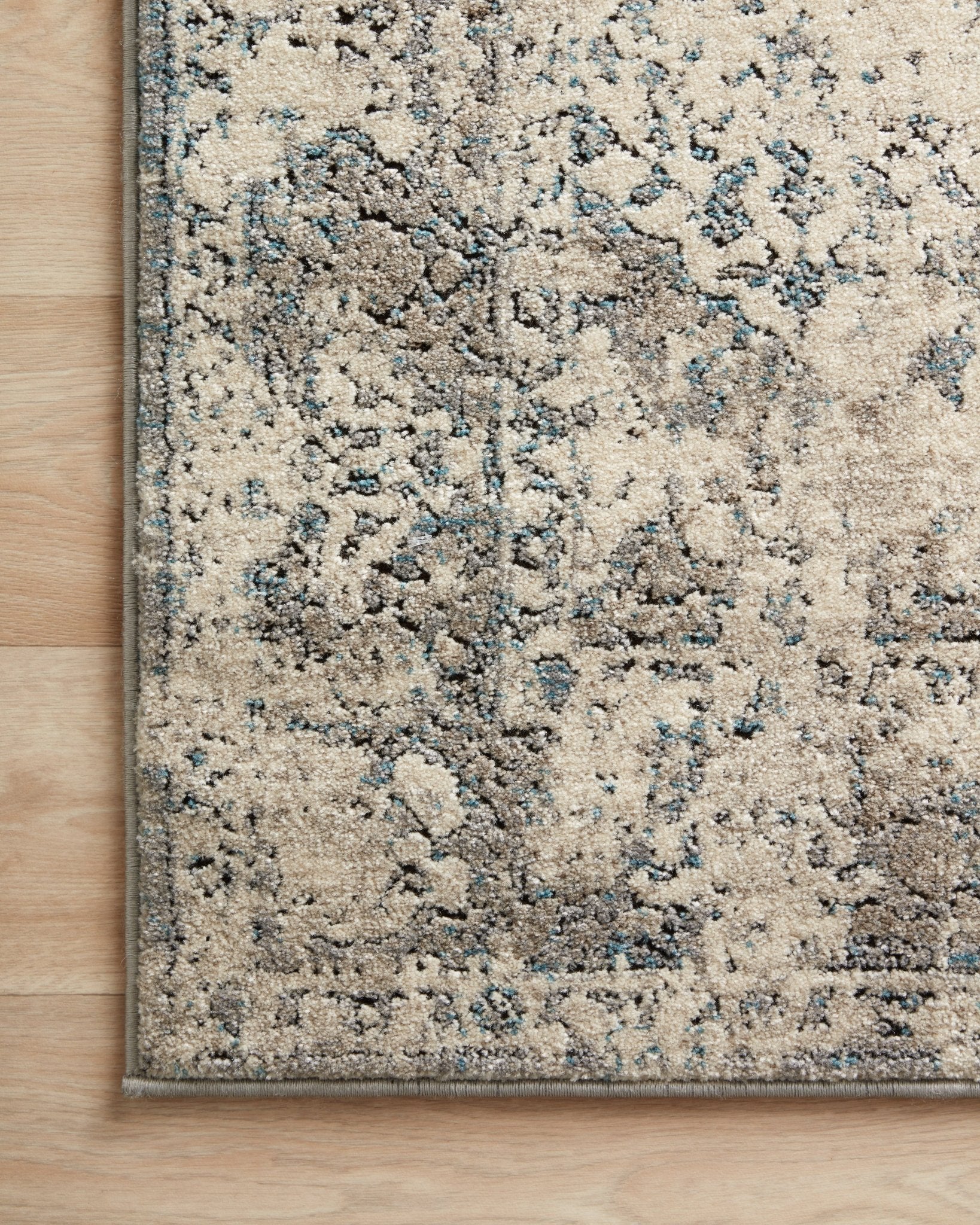 Loloi Millennium Ivory / Grey Rug